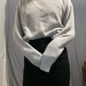 Uniqlo Light Gray Women's Crew Neck Sweater